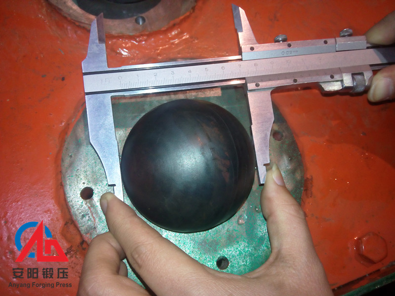 75mm grinding balls rolled on automatic hot rolled steel ball skew rolling machine